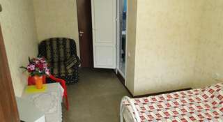 Гостиница Радуга Лазаревское Двухместный номер с 1 кроватью или 2 отдельными кроватями и балконом-11